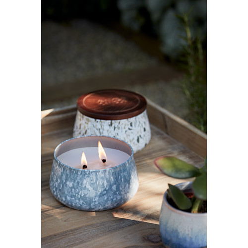 Yankee Candle® Fresh Rain Outdoor közepes gyertya 283 g